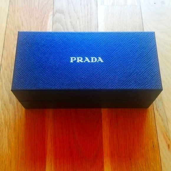 Prada sunglasses box - Picture 3 of 8
